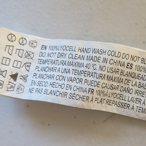 Forever 21 Light Denim Lyocell Button Down Shirt Soft Chambray‎ Long Sleeve Sz S - Picture 6 of 9